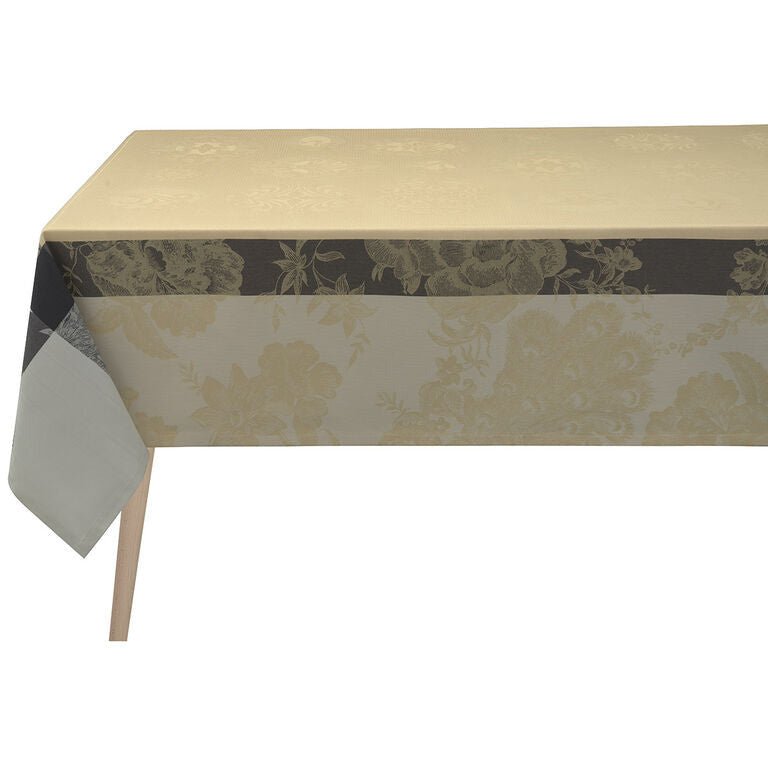 A La Francaise Collection